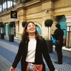 Pia - Prof de philosophie - Paris