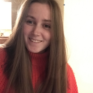 Laura - Prof de volley - Saint-Cyr-sur-Loire