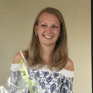 Laura - Prof d'histoire - La Francheville