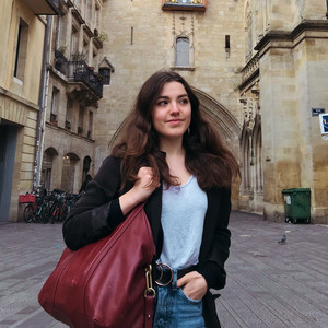 Loïse - Prof d'histoire - Paris