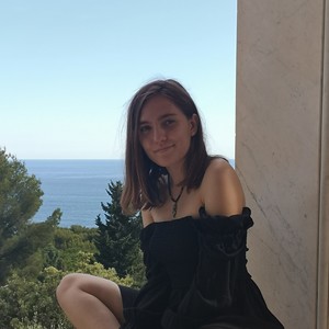 Karen - Prof d'économie - Saint-Laurent-du-Var