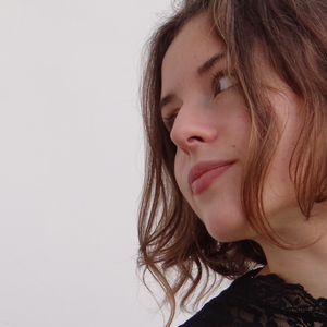 Anouk - Prof d'histoire - géo - Paris
