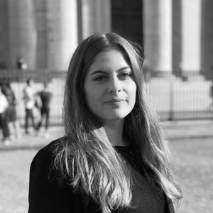 Laure - Prof de droit civil - Paris