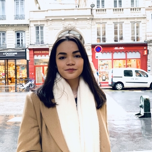Maïwenn - Prof de français - Sathonay-Camp