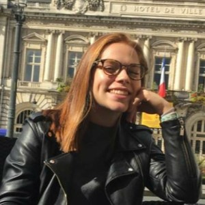 Chloé - Prof d'aide aux devoirs - La Ville-aux-Dames