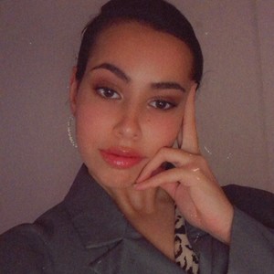Nawel - Prof d'anglais - Villeurbanne