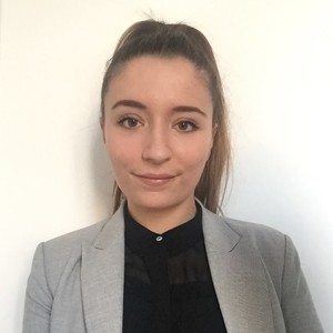 Anouk - Prof de droit - Bordeaux