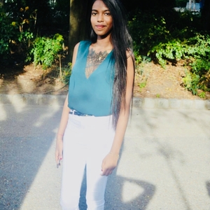 Yashna - Prof d'expression orale - anglais - Paris