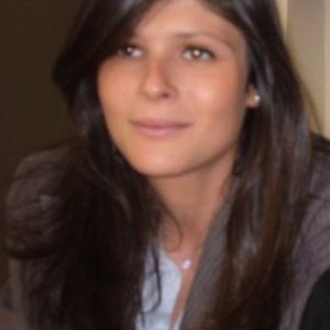 Lola - Prof d'économie - Paris