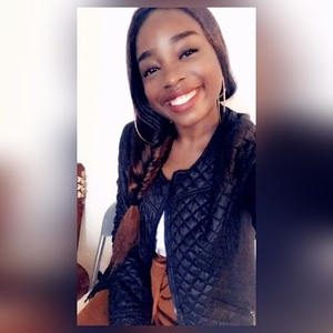 Julie Edna léandra Djephella - Prof de français - Pau