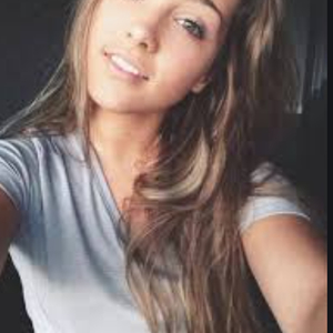 Nina - Prof de français - Diepenbeek