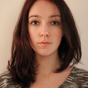 Lola - Prof d'arts plastiques - Paris