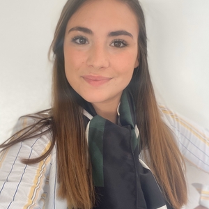 Flora - Prof d'aide aux devoirs - Bourg-en-Bresse