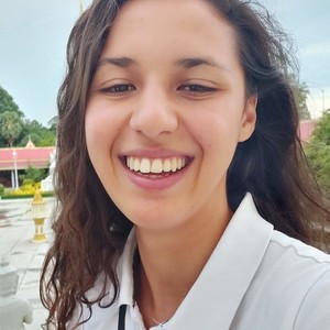 Kenza - Prof de maths - Antibes