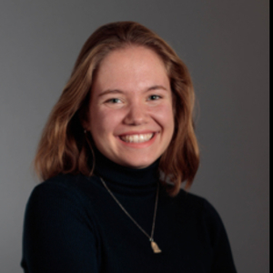 Laura - Prof d'initiation informatique - Paris