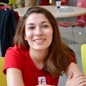 Flora - Prof de maths - Cergy