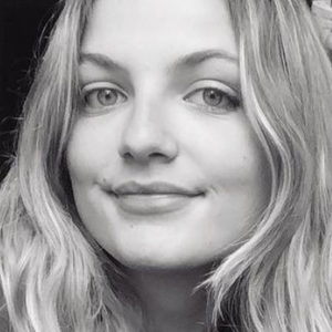 Lou - Prof de maths - Cergy