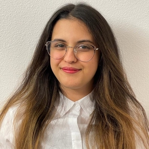 Yousra - Prof de maths - Nancy