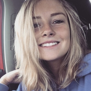Chloé - Prof d'économie - Cergy