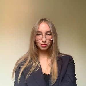 Alice - Prof d'économie - Croix
