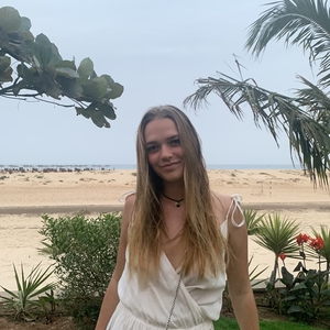 Agathe - Prof d'aide aux devoirs - Paris