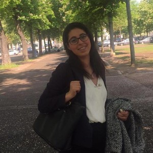 Meryeme - Prof d'économie - Metz