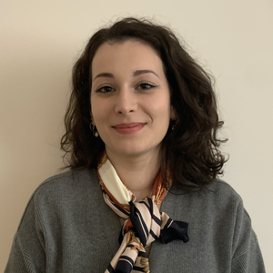 Zoé - Prof d'économie - Paris