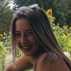 Shana - Prof de marketing - Paris