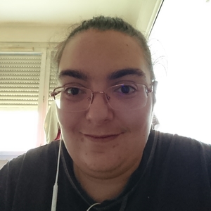 Aurelie - Prof de machine à coudre - Ivry-sur-Seine