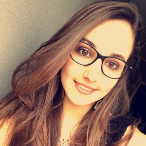 Romane - Prof d'aide aux devoirs - Moyvillers