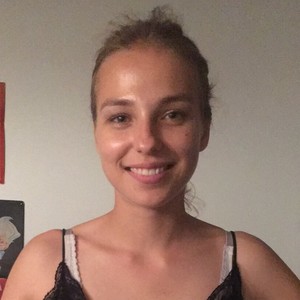 Axelle - Prof d'initiation informatique - Paris
