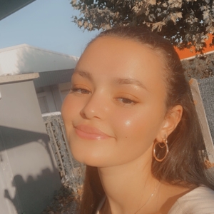 Lylia - Prof d'anglais - Anse