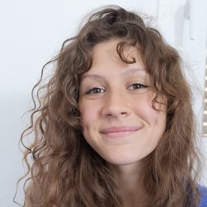 Inès - Prof de maths - Dijon
