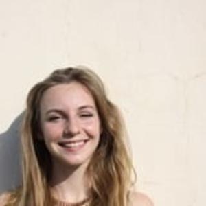 Eva - Prof de physique - Paris