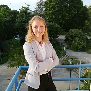 Justine - Prof de maths - Plabennec