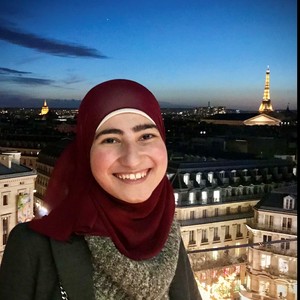 Amina - Prof de maths - Lille