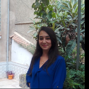 Yasmine - Prof d'initiation informatique - Paris