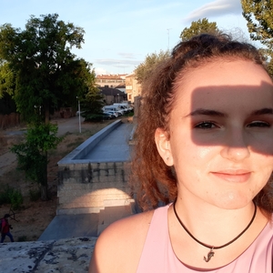 Nora - Prof de maths - Tours