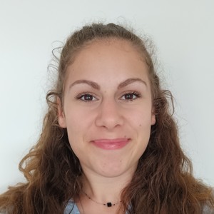 Inès - Prof de maths - Grenoble
