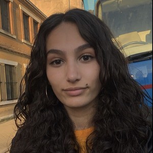 Nina - Prof de maths - Pantin