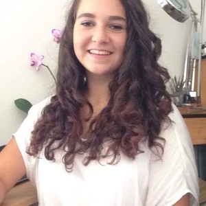 Laurie - Prof de maths - Saint-Laurent