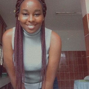 Chelsea Lavonya - Prof de physique - chimie - Compiègne