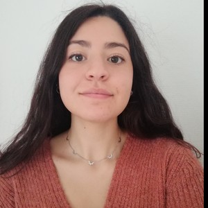 Yasmine - Prof d'aide aux devoirs - Saint-Étienne
