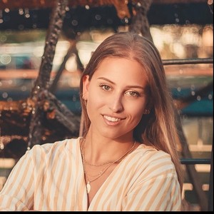 Mélanie - Prof d'aide aux devoirs - Oppède