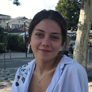 Inès - Prof de maths - Nanterre