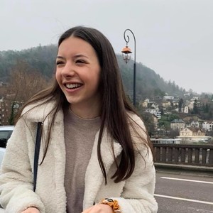 Lucille - Prof de maths - Besançon