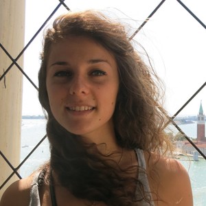 Charlotte - Prof d'aide aux devoirs - Lentilly