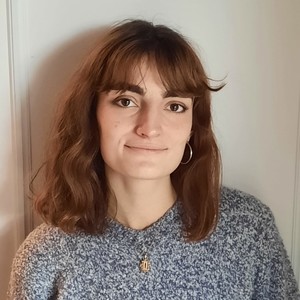 Inès - Prof de SVT - Paris