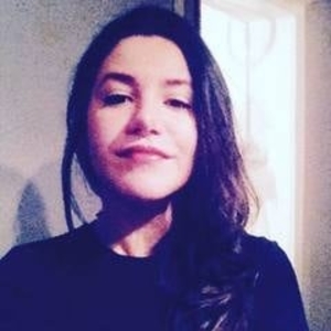 Laura - Prof de droit public - Paris