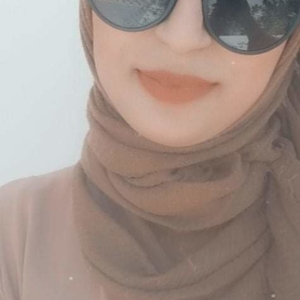 Oumaima - Prof de biologie - Paris